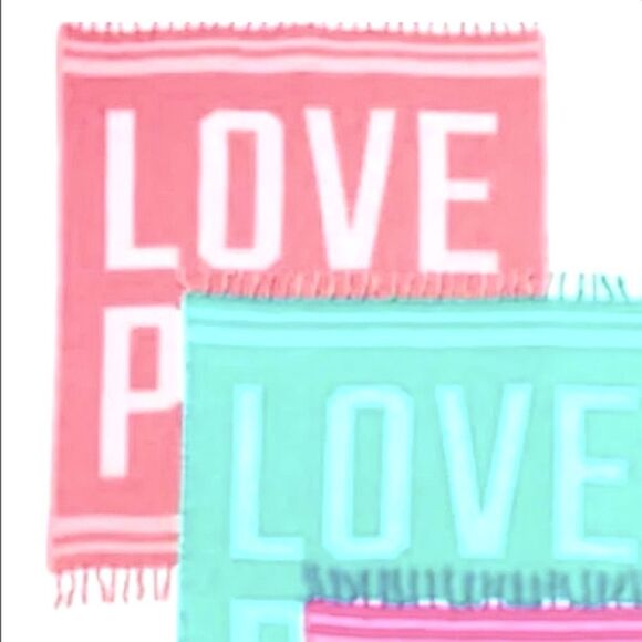 PINK Victoria’s Secret Festival Blanket Love Pink, 50 in. x 60 in. - Picture 5 of 5